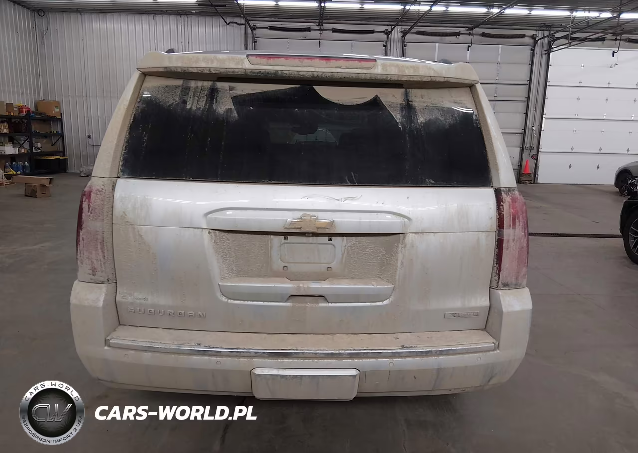 2018 Chevrolet Suburban Premier VIN:1GNSKJKC8JR158025 - 17