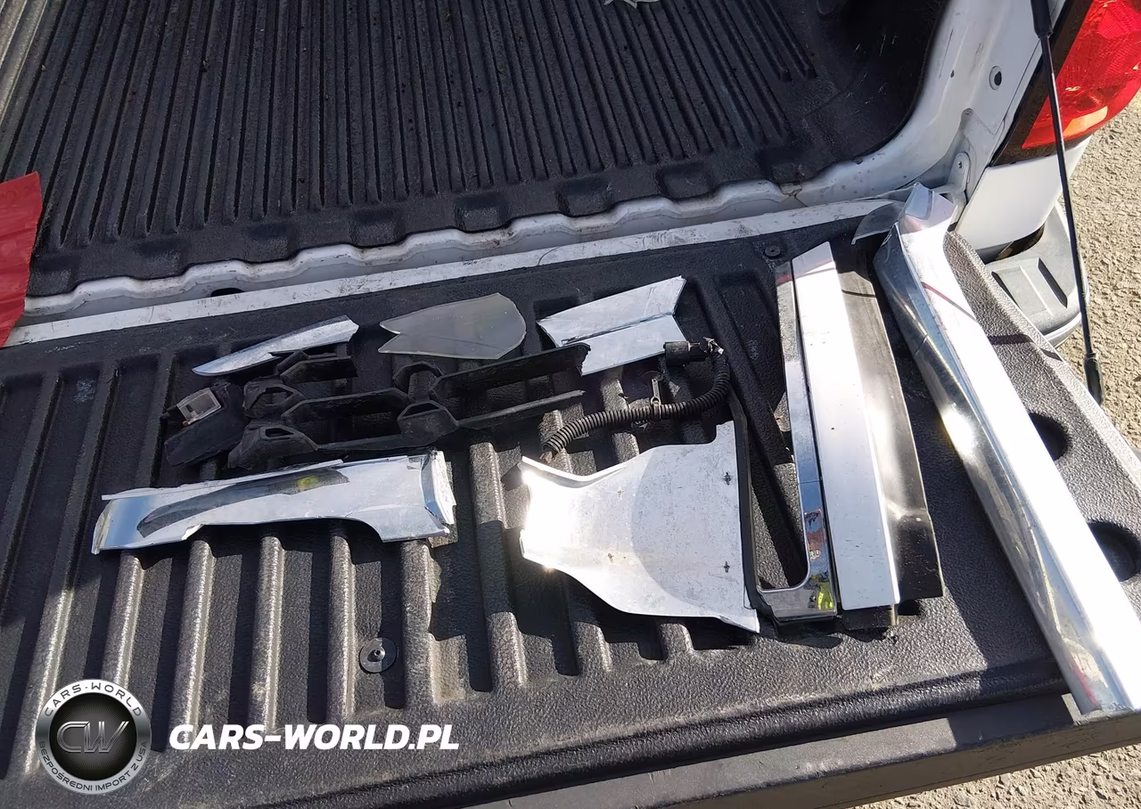 2018 Chevrolet Silverado 1500 1Lt VIN:3GCUKREC4JG425544 - 12