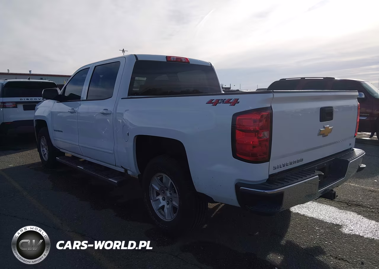 2018 Chevrolet Silverado 1500 1Lt VIN:3GCUKREC4JG425544 - 3