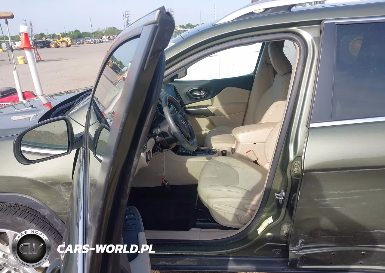 2019 Jeep Cherokee Latitude Fwd VIN:1C4PJLCB9KD206083 - 18