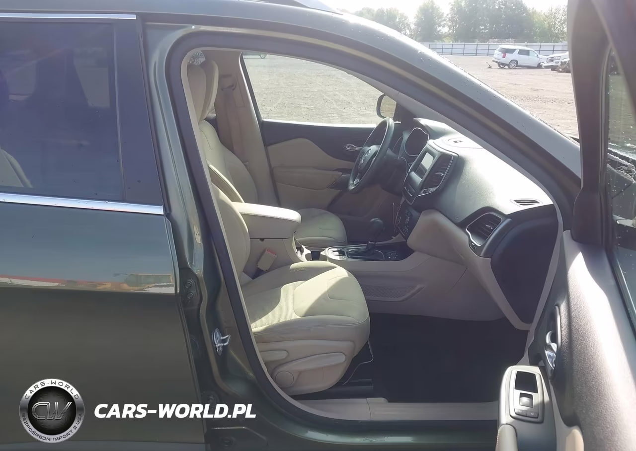 2019 Jeep Cherokee Latitude Fwd VIN:1C4PJLCB9KD206083 - 5