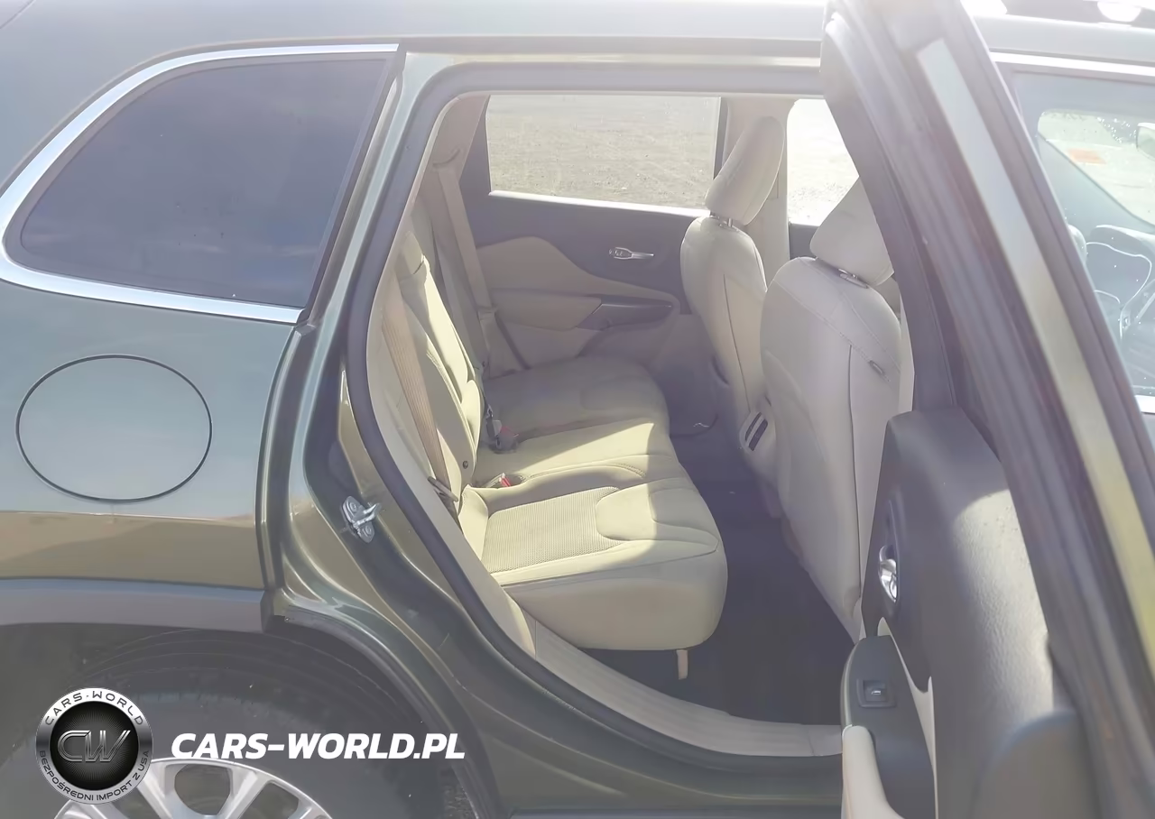 2019 Jeep Cherokee Latitude Fwd VIN:1C4PJLCB9KD206083 - 8