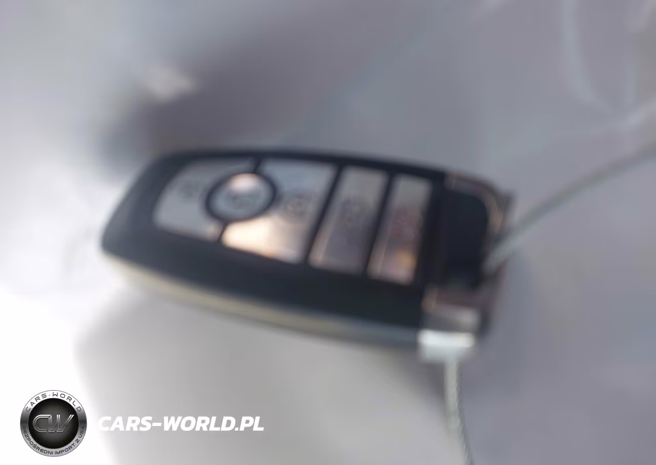 2019 Ford Fusion Energi Titanium VIN:3FA6P0SU8KR115301 - 11