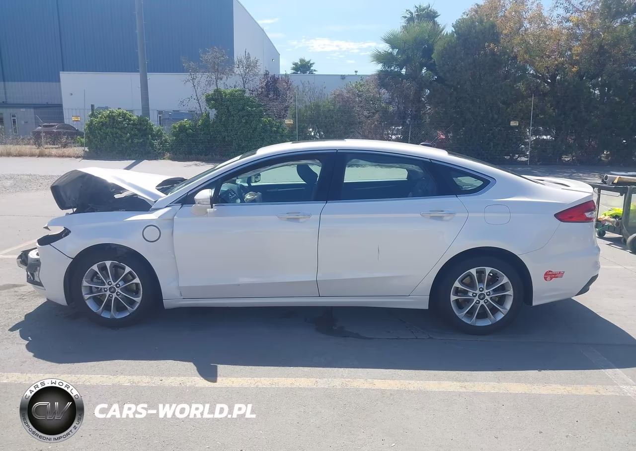 2019 Ford Fusion Energi Titanium VIN:3FA6P0SU8KR115301 - 15