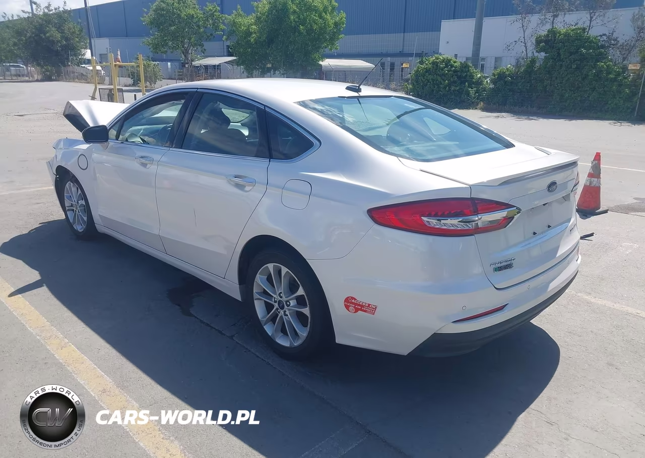 2019 Ford Fusion Energi Titanium VIN:3FA6P0SU8KR115301 - 3