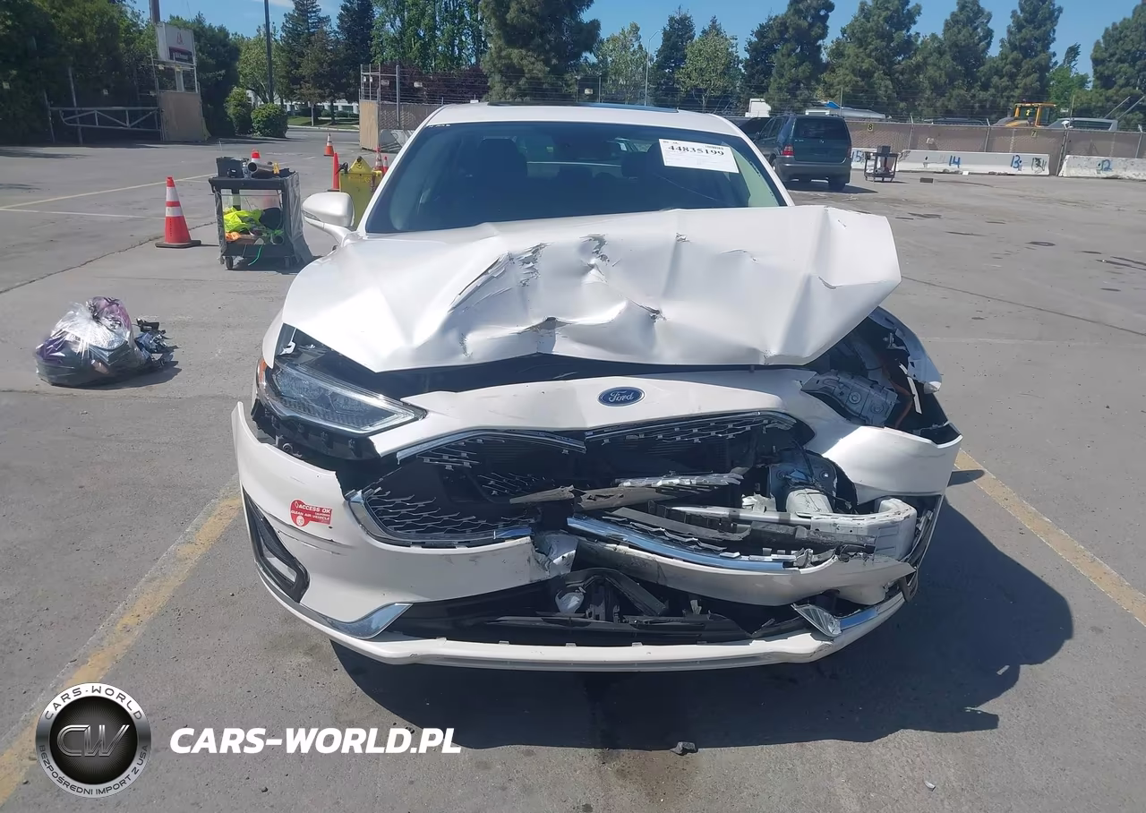 2019 Ford Fusion Energi Titanium VIN:3FA6P0SU8KR115301 - 6
