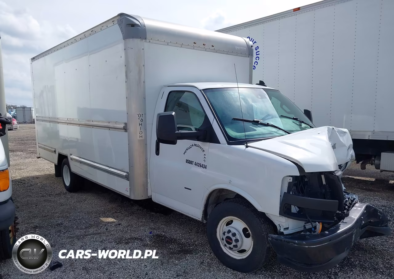 2020 GMC Savana Cutaway Work Van