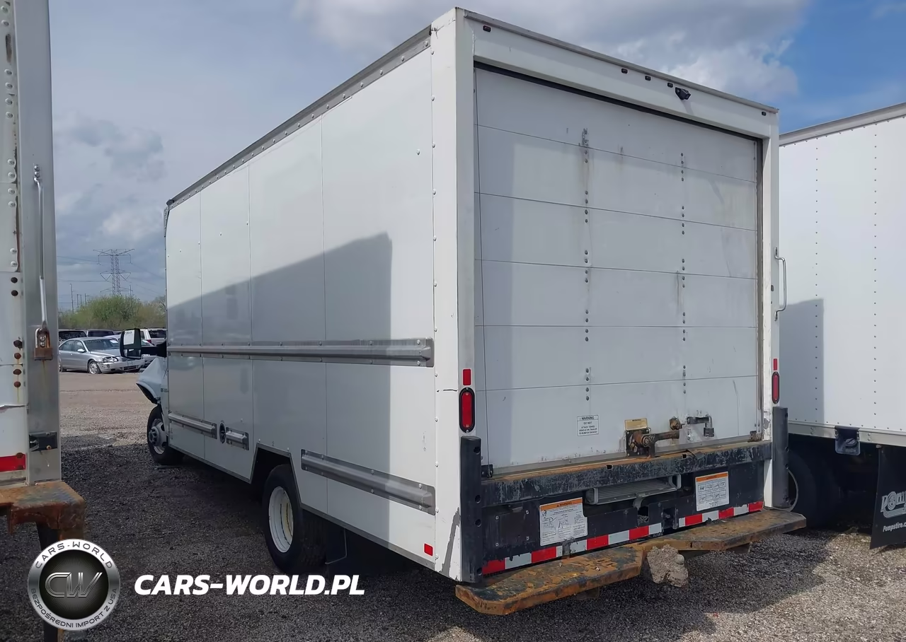 2020 GMC Savana Cutaway Work Van VIN:7GZ37TCG4LN008549 - 3