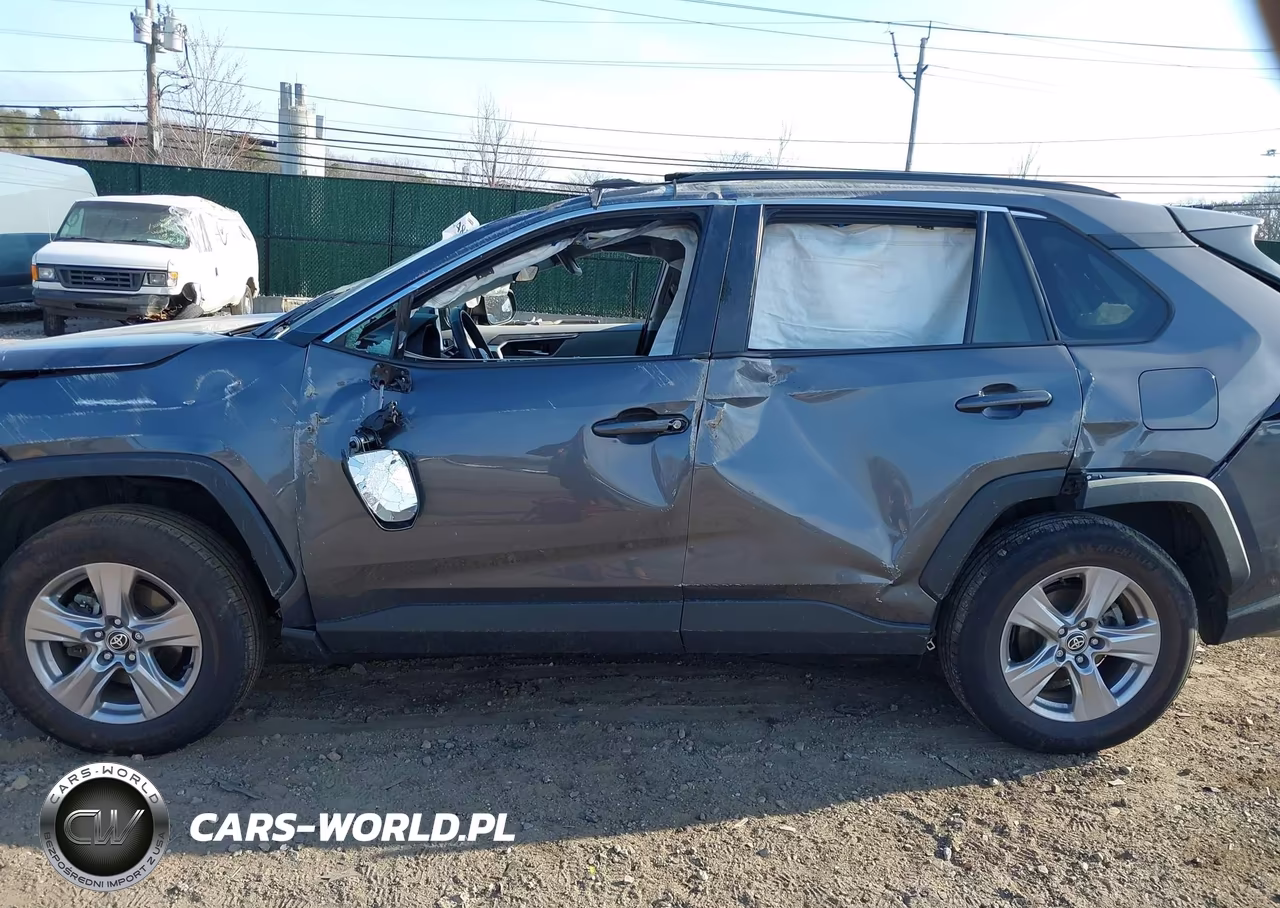 2025 Toyota Rav4 Xle VIN:2T3P1RFV9SW513409 - 13