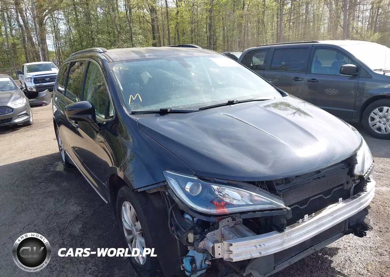 2019 Chrysler Pacifica Touring L – zdjęcie 1 z 16
