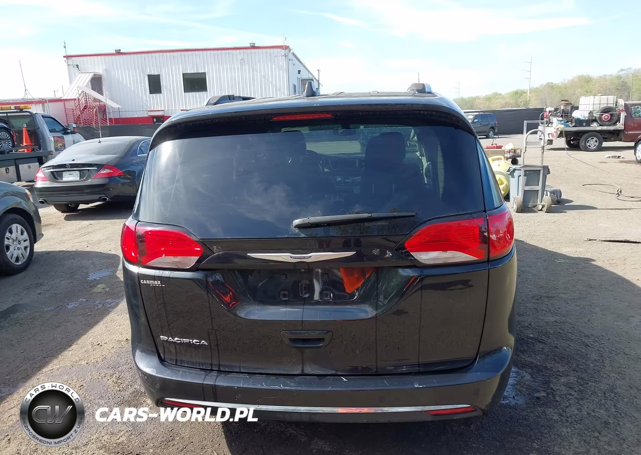 2019 Chrysler Pacifica Touring L VIN:2C4RC1BG2KR532759 - 16