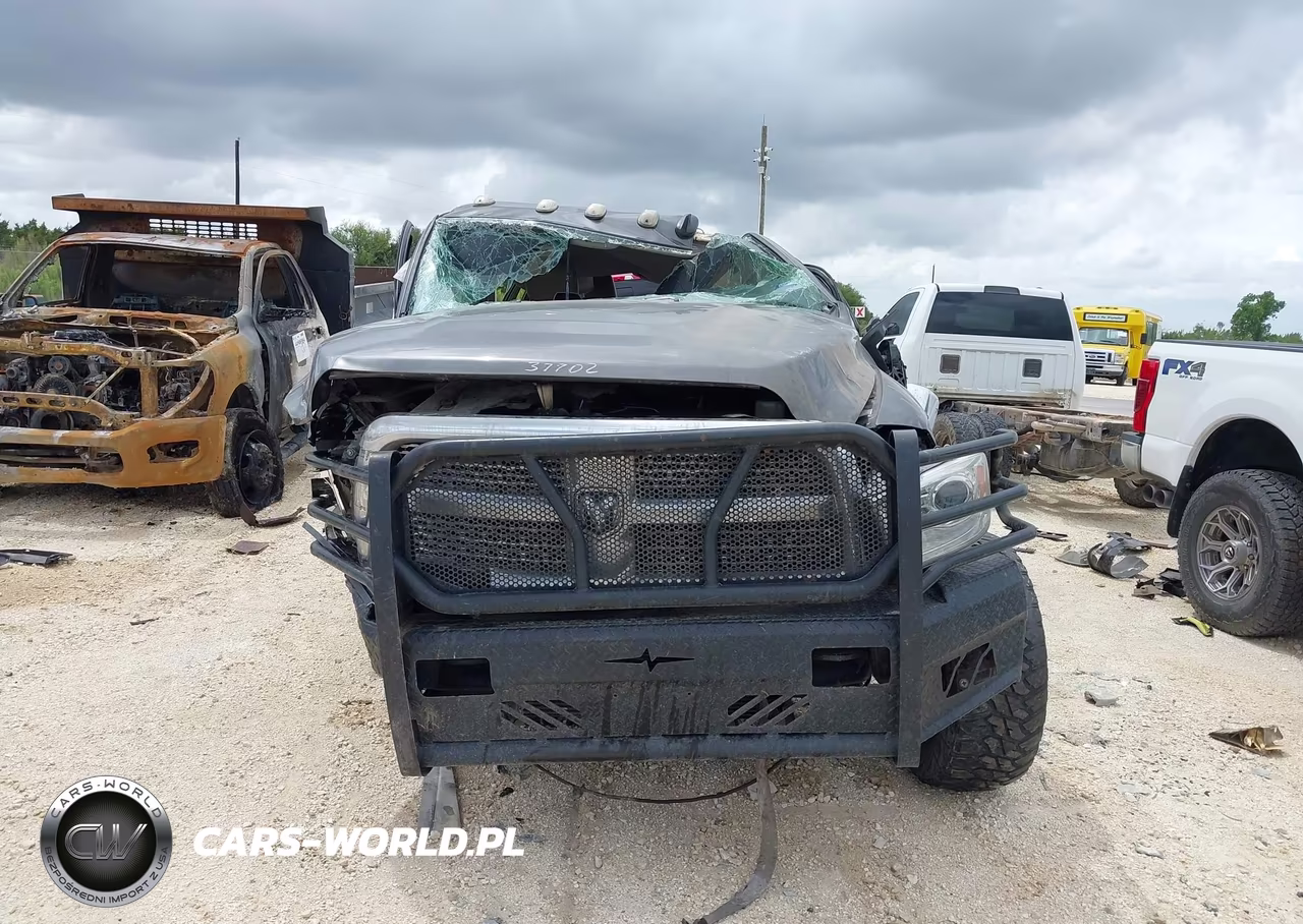 2015 Ram 3500 Laramie VIN:3C63RRML6FG604949 - 11
