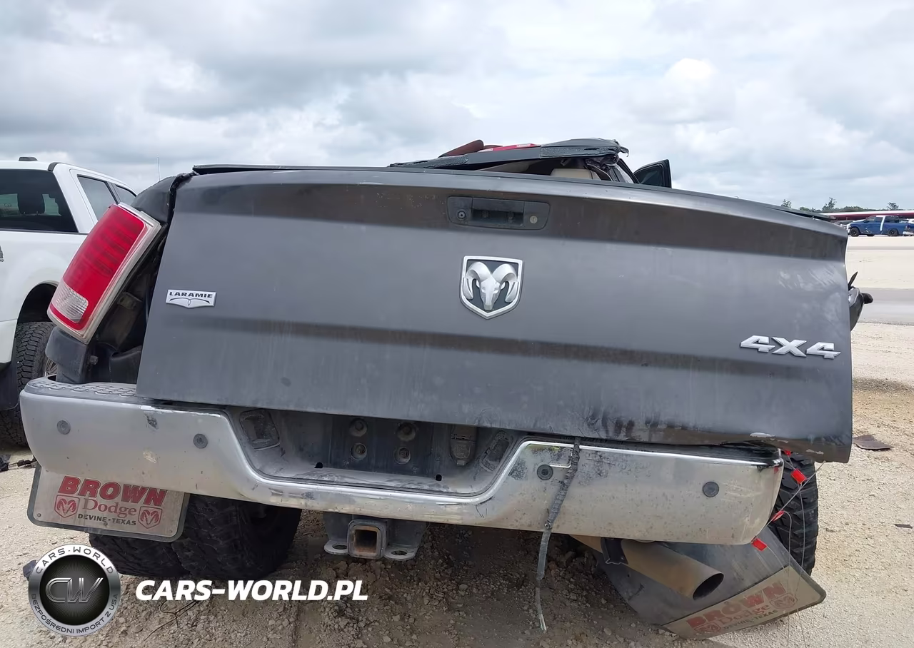 2015 Ram 3500 Laramie VIN:3C63RRML6FG604949 - 13