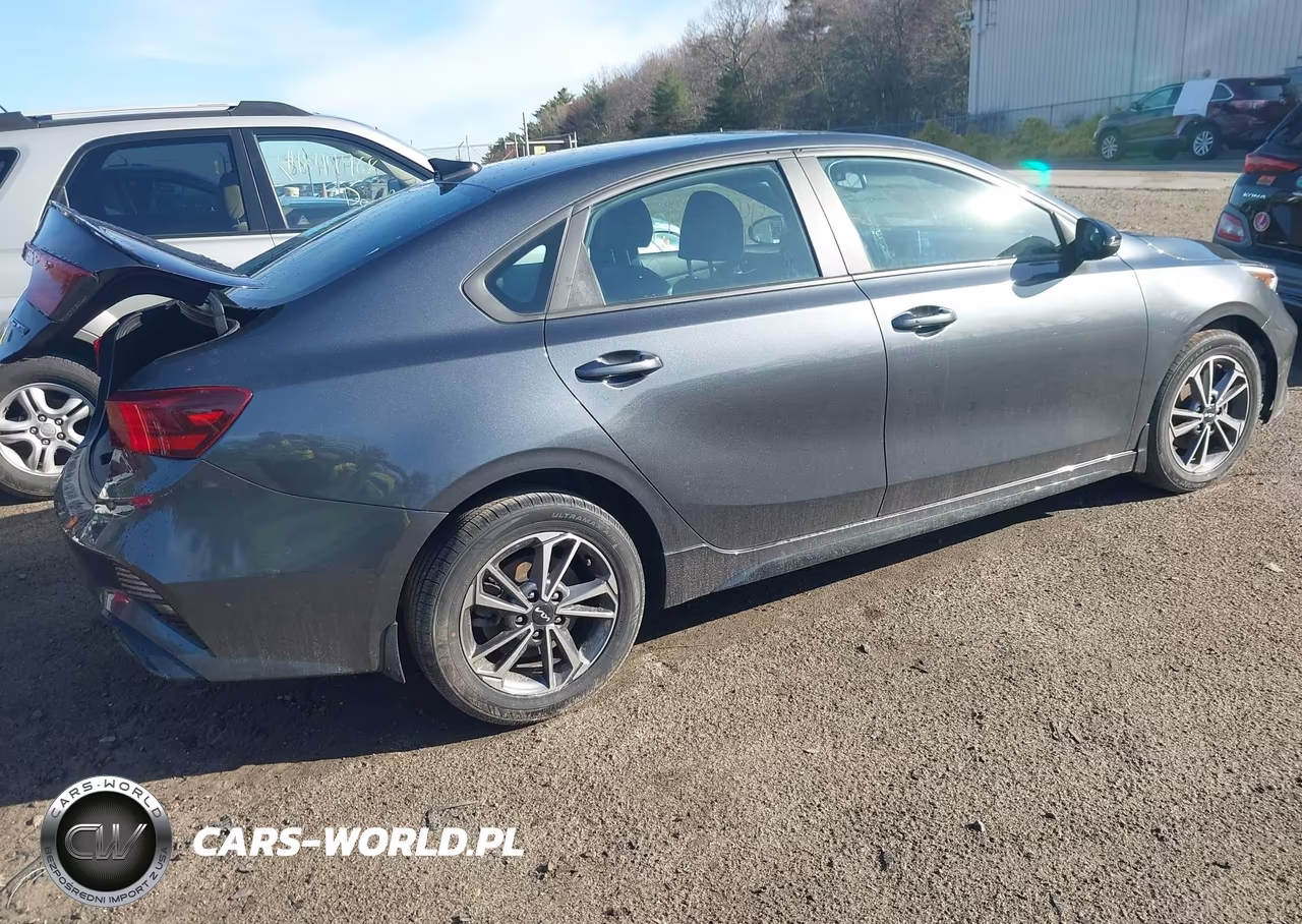 2023 Kia Forte Gt-Line VIN:3KPF54AD1PE671795 - 4