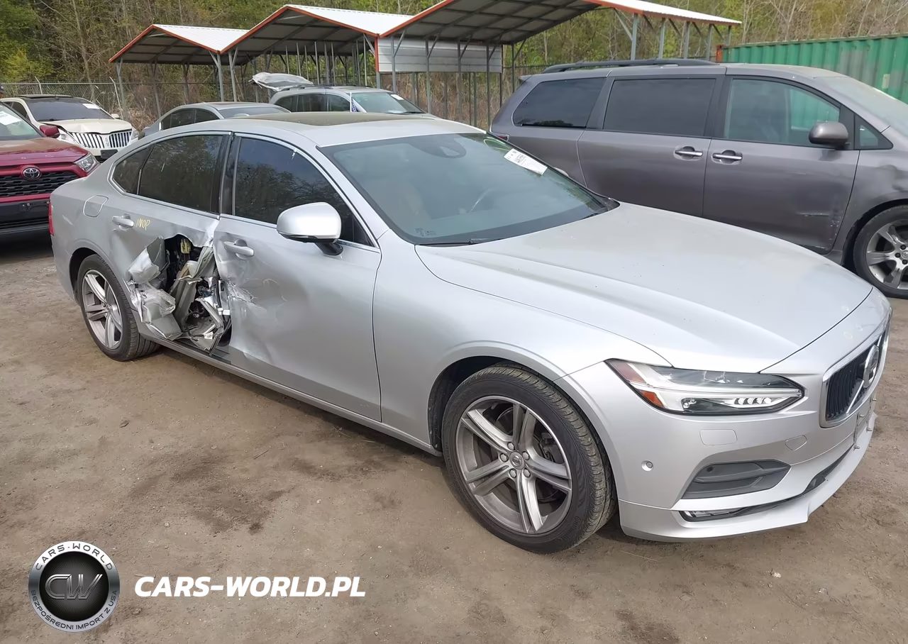 2018 Volvo S90 T5 Momentum
