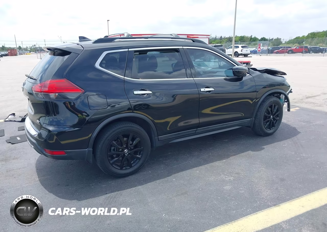 2017 Nissan Rogue Sv VIN:5N1AT2MTXHC813640 - 4