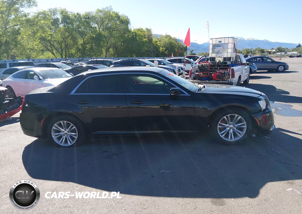 2016 Chrysler 300 Touring VIN:2C3CCAAG2GH190500 - 14