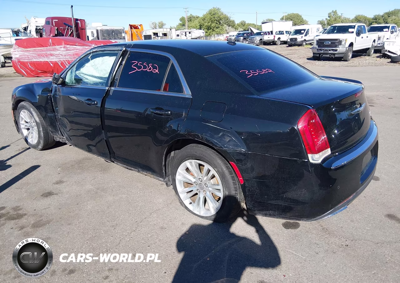 2016 Chrysler 300 Touring VIN:2C3CCAAG2GH190500 - 3