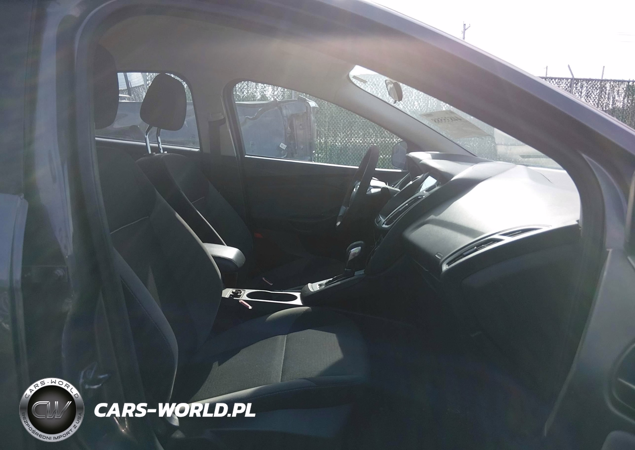 2012 Ford Focus Se VIN:1FAHP3F25CL302823 - 5