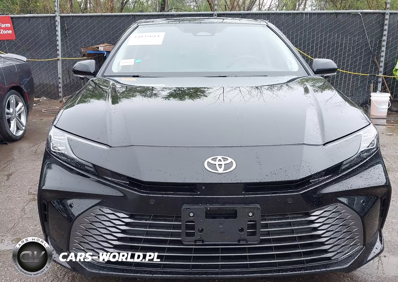 2025 Toyota Camry Xle VIN:4T1DAACK2SU600043 - 12