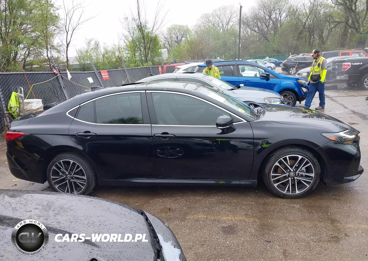 2025 Toyota Camry Xle VIN:4T1DAACK2SU600043 - 13