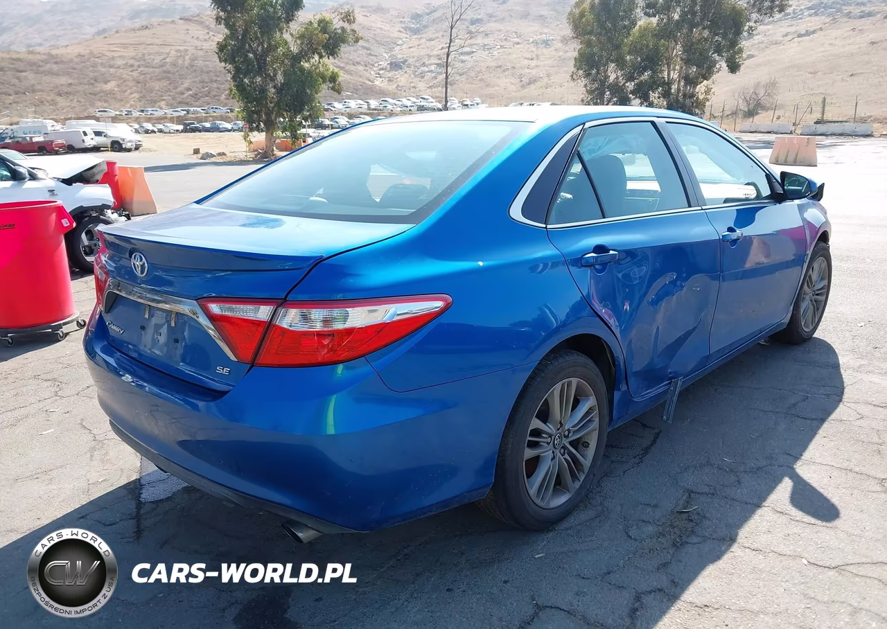 2017 Toyota Camry Se VIN:4T1BF1FK8HU704016 - 4