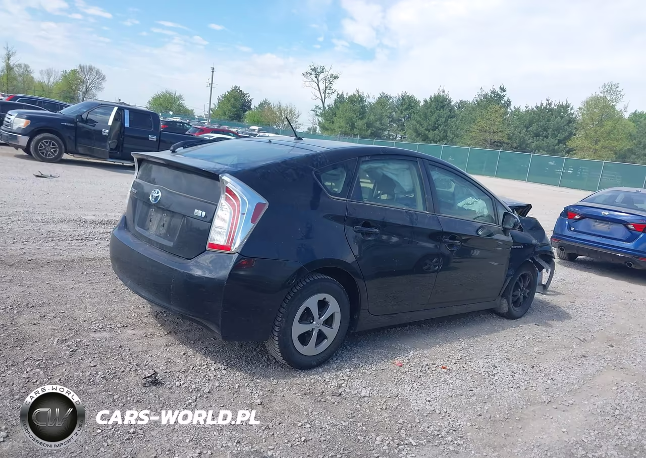 2014 Toyota Prius Two VIN:JTDKN3DU3E1782370 - 13