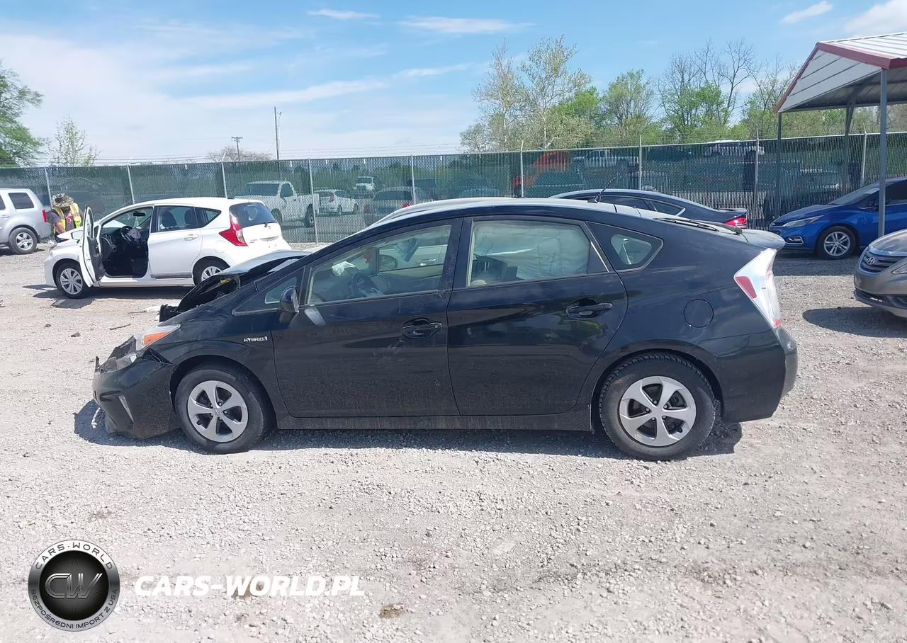 2014 Toyota Prius Two VIN:JTDKN3DU3E1782370 - 14