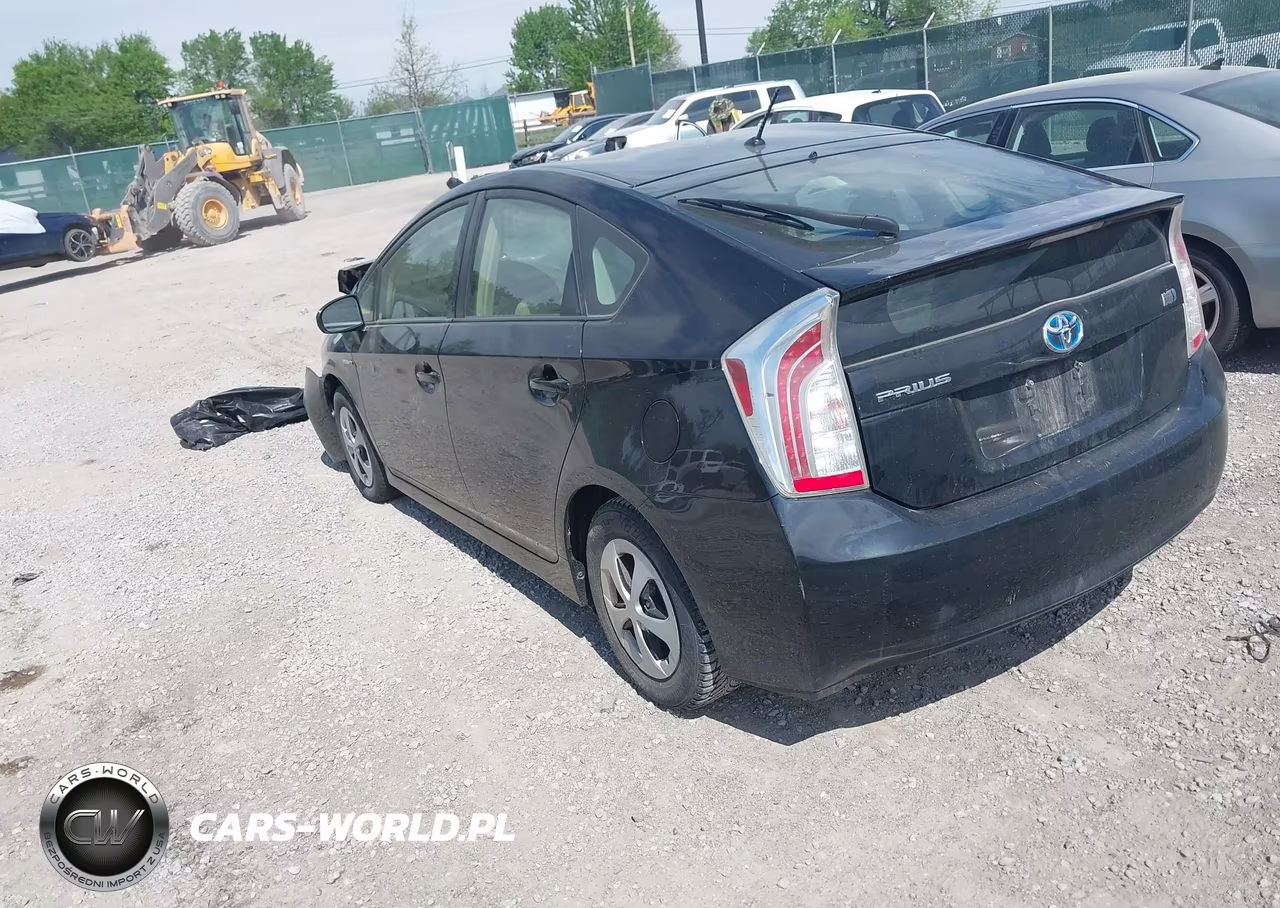 2014 Toyota Prius Two VIN:JTDKN3DU3E1782370 - 3