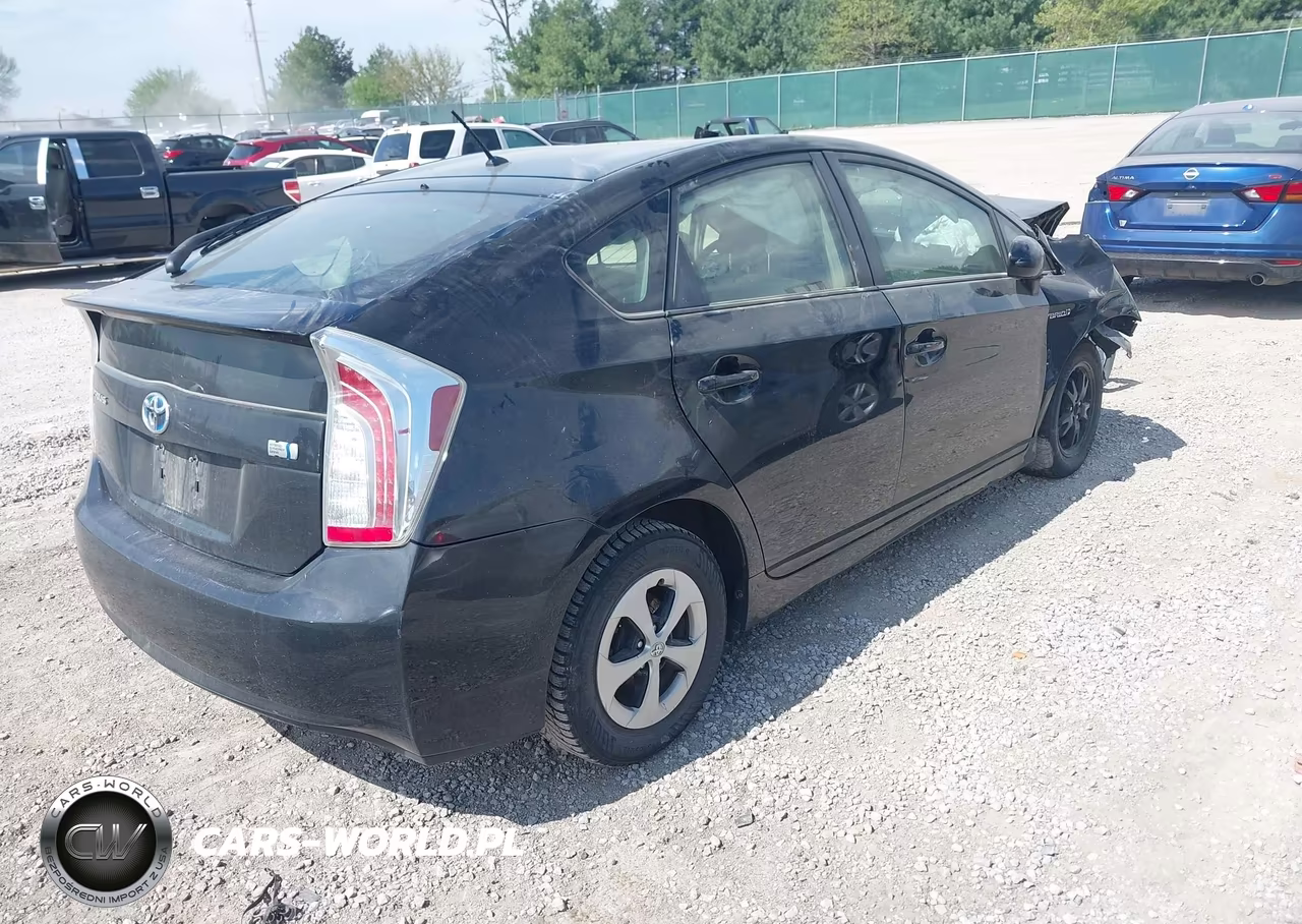 2014 Toyota Prius Two VIN:JTDKN3DU3E1782370 - 4