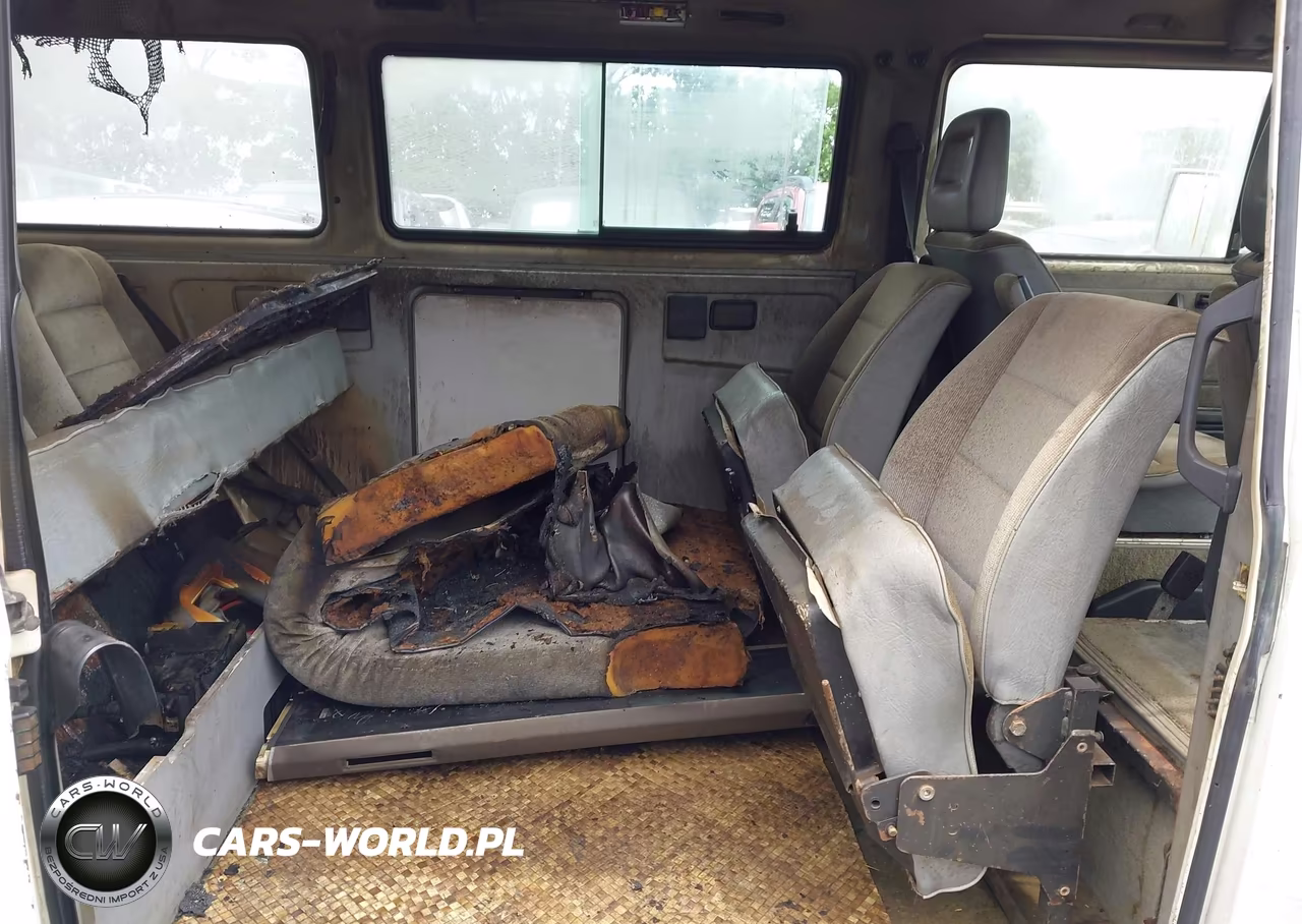 1990 Volkswagen Vanagon Bus VIN:WV2YB0258LG104416 - 8