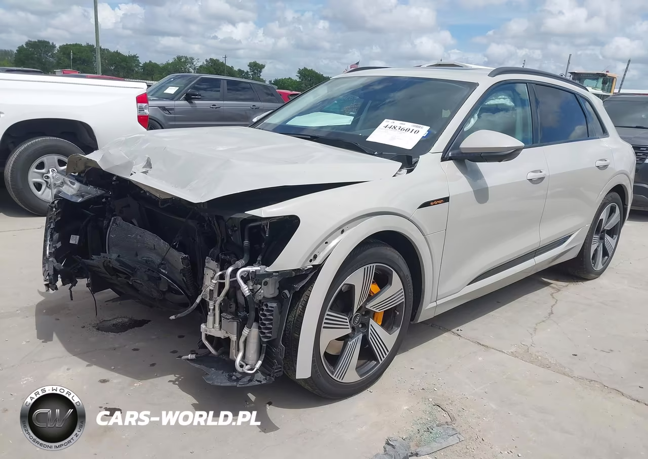 2022 Audi E-Tron Premium Plus Quattro VIN:WA1LAAGE7NB009110 - 2