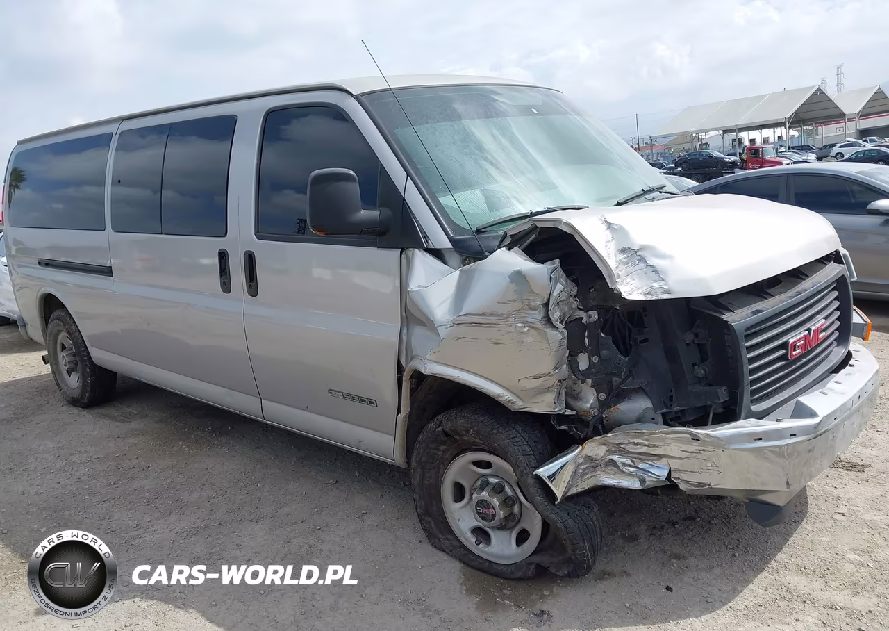 2005 GMC Savana Standard