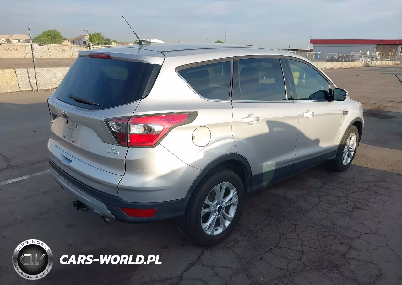 2017 Ford Escape Se VIN:1FMCU0GD1HUA15052 - 4