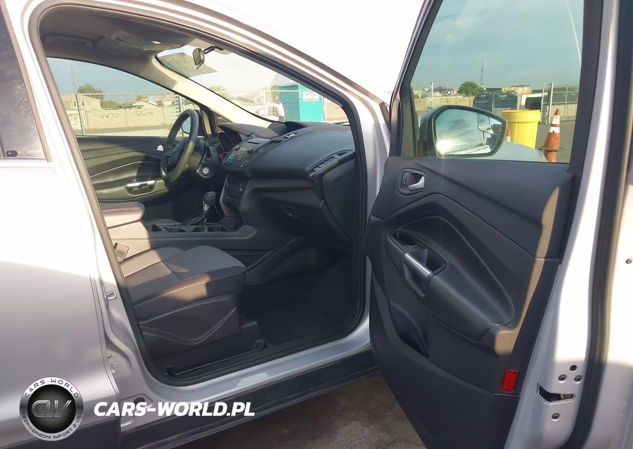 2017 Ford Escape Se VIN:1FMCU0GD1HUA15052 - 5