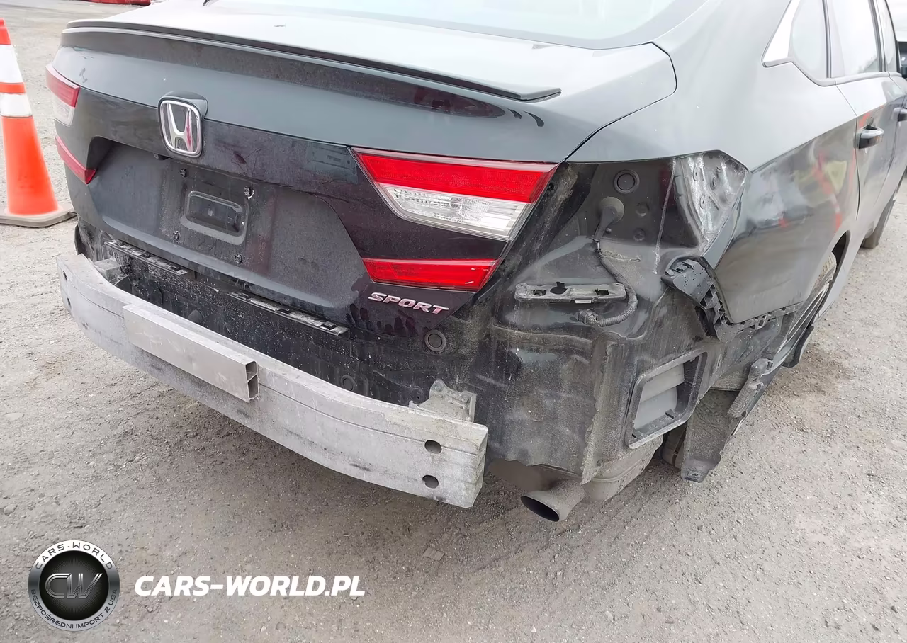 2018 Honda Accord Sport VIN:1HGCV1F30JA148698 - 17