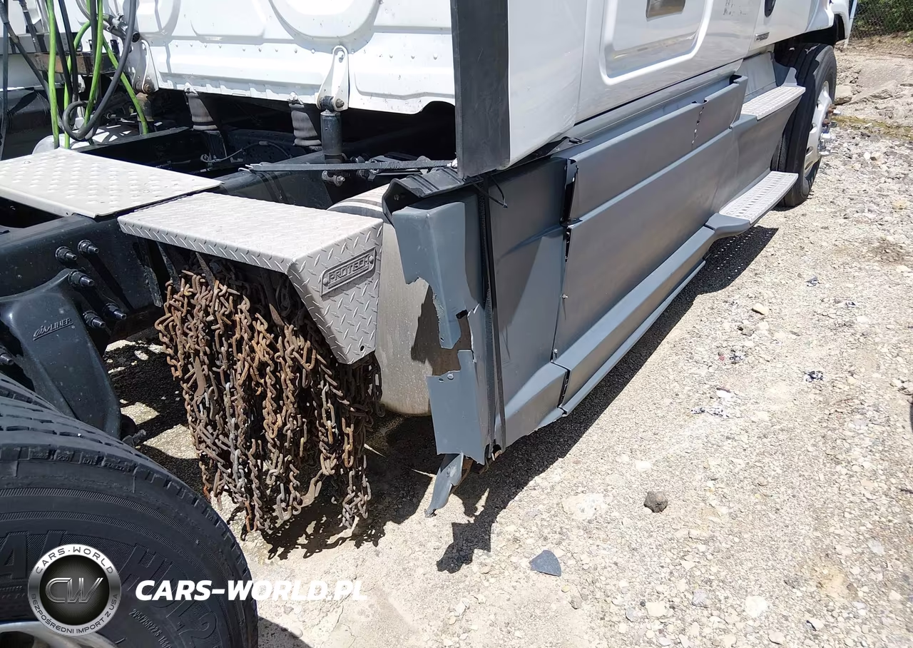 2019 Freightliner Cascadia 125 VIN:3AKJGLDR8KDKM2399 - 12