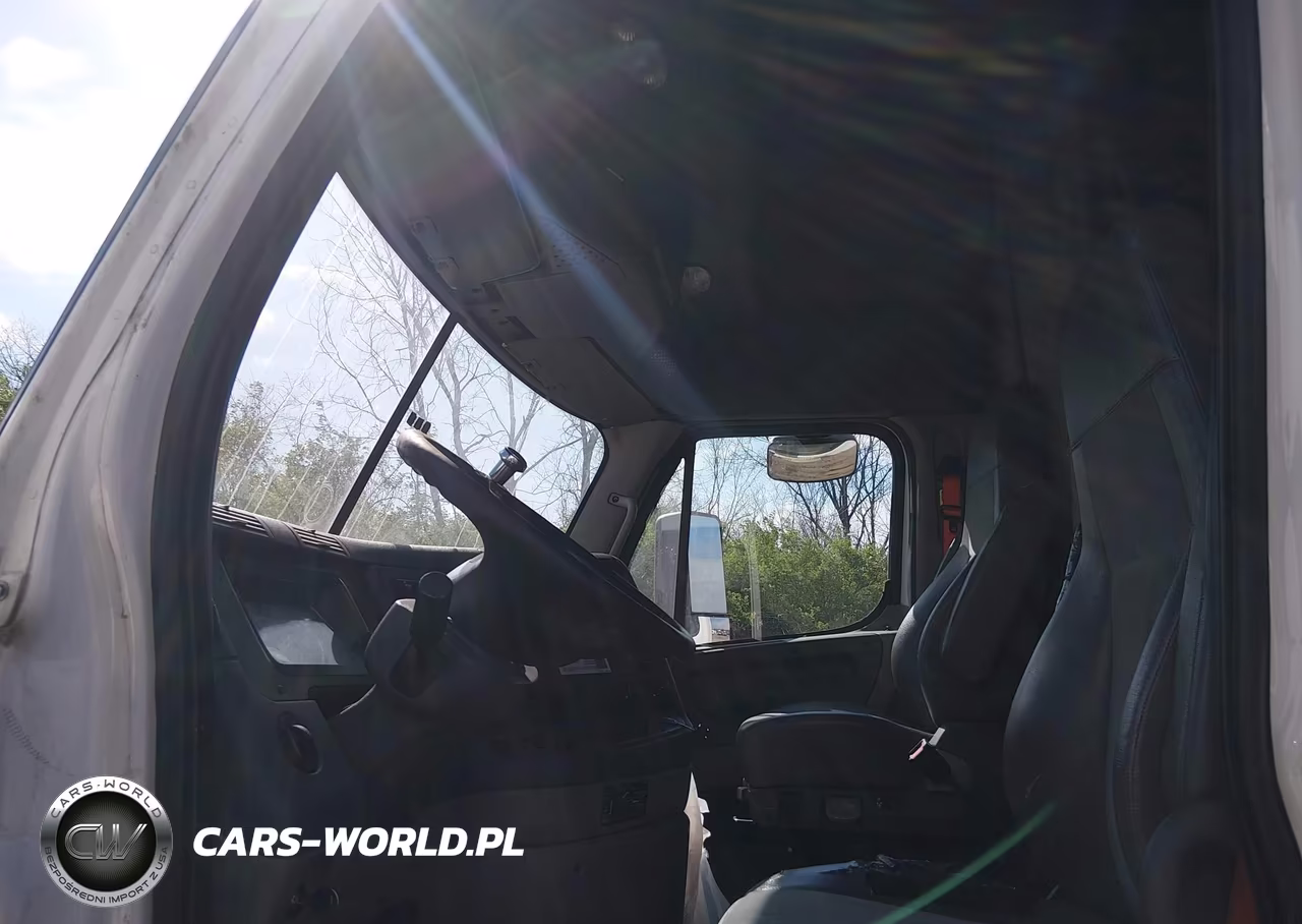 2019 Freightliner Cascadia 125 VIN:3AKJGLDR8KDKM2399 - 7