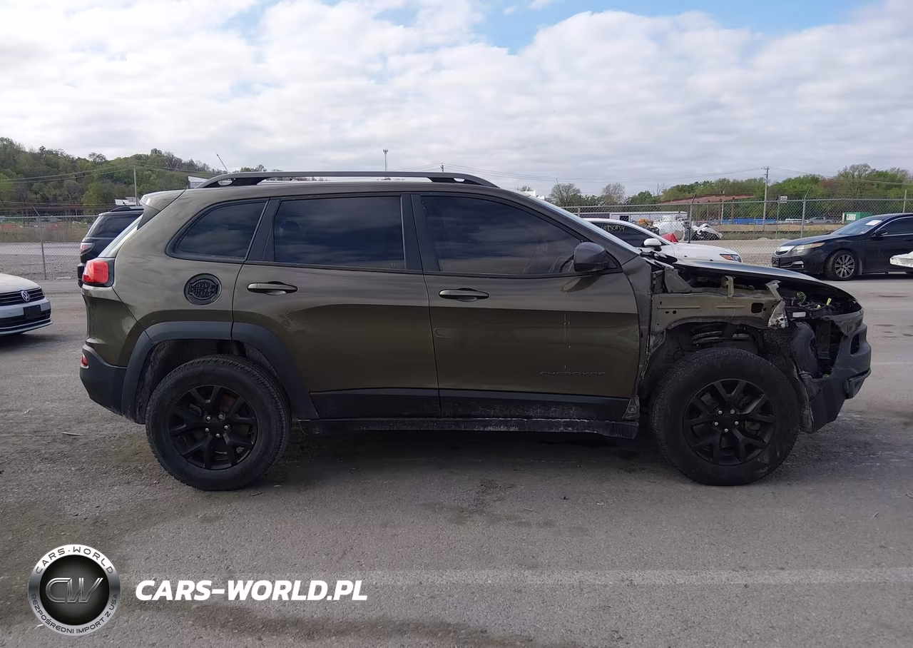 2015 Jeep Cherokee Trailhawk VIN:1C4PJMBS4FW576262 - 13