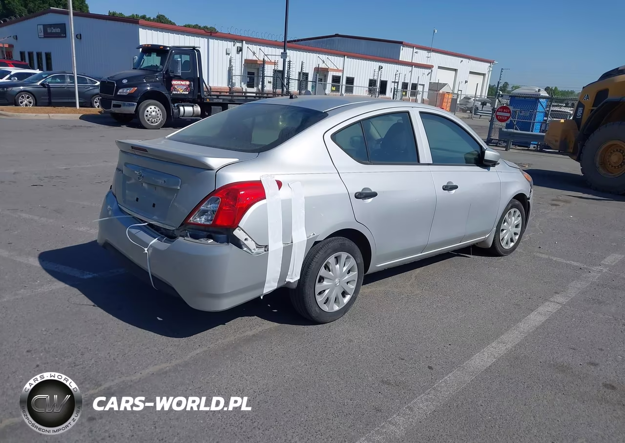 2018 Nissan Versa 1.6 S+ VIN:3N1CN7AP5JL841418 - 4