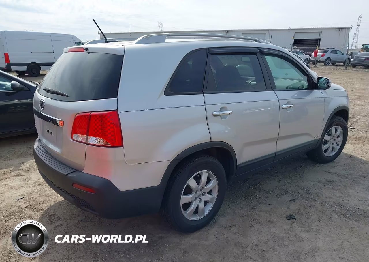 2012 Kia Sorento Lx VIN:5XYKTDA64CG306532 - 4