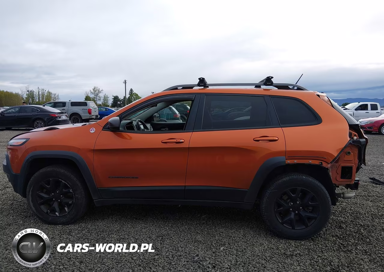 2015 Jeep Cherokee Trailhawk VIN:1C4PJMBS1FW653718 - 15