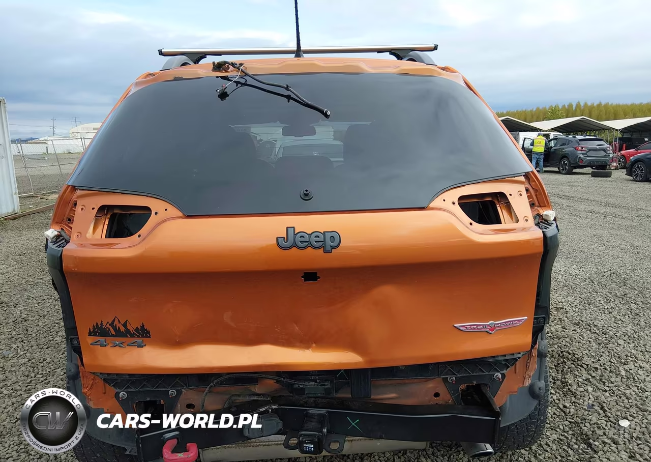 2015 Jeep Cherokee Trailhawk VIN:1C4PJMBS1FW653718 - 17