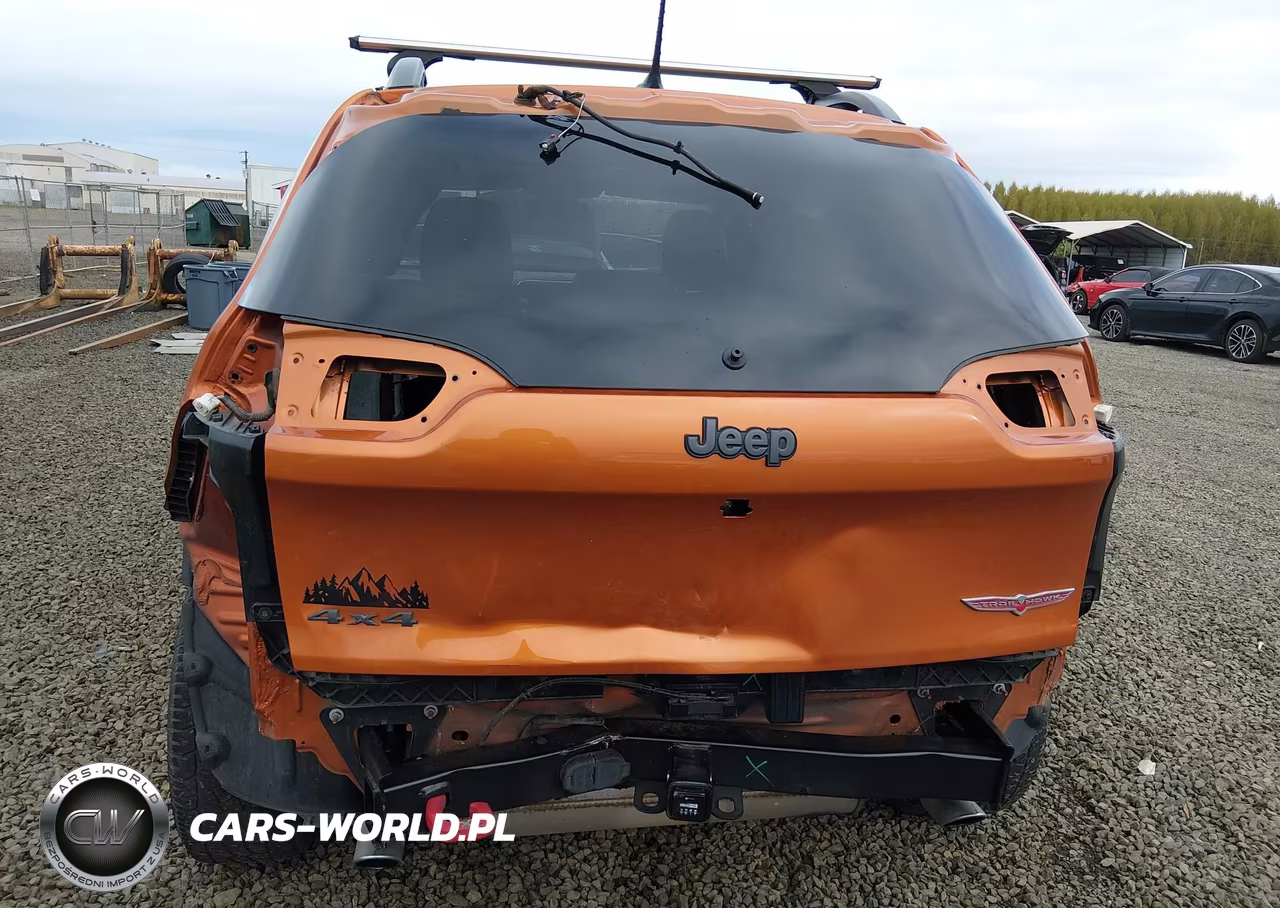 2015 Jeep Cherokee Trailhawk VIN:1C4PJMBS1FW653718 - 6