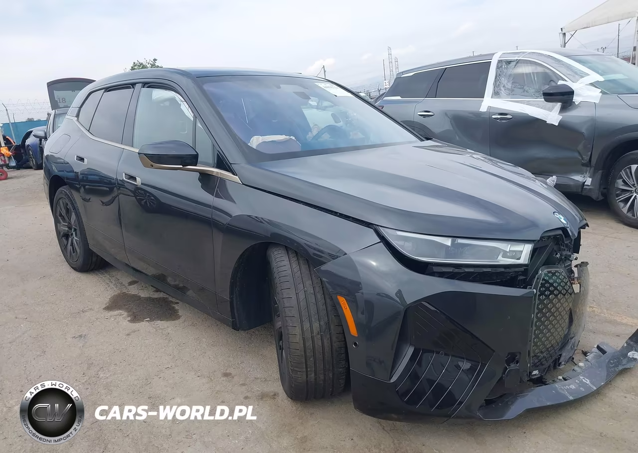 2025 BMW Ix xDrive50 – zdjęcie 1 z 15