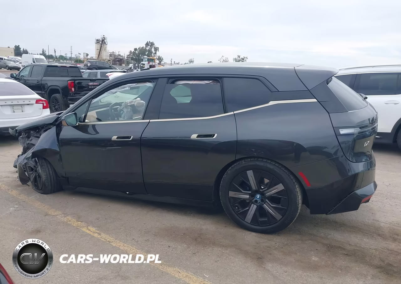2025 BMW Ix xDrive50 VIN:WB523CF03SCT84376 - 13