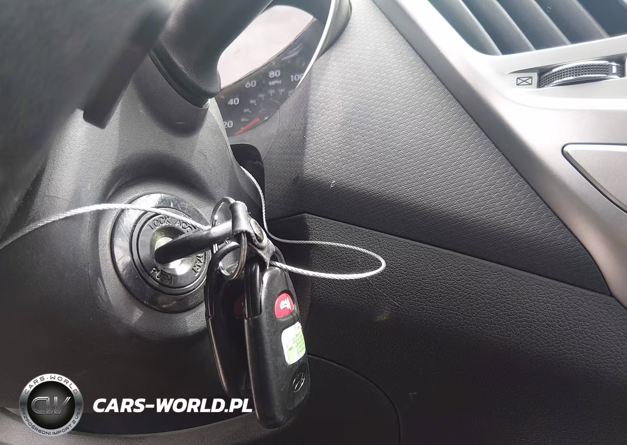 2013 Hyundai Veloster Base W-Black VIN:KMHTC6AD5DU135736 - 11