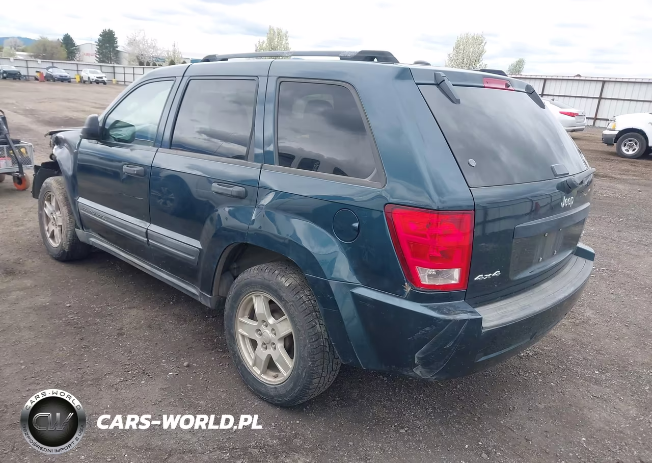 2005 Jeep Grand Cherokee Laredo VIN:1J4HR48N65C530215 - 3