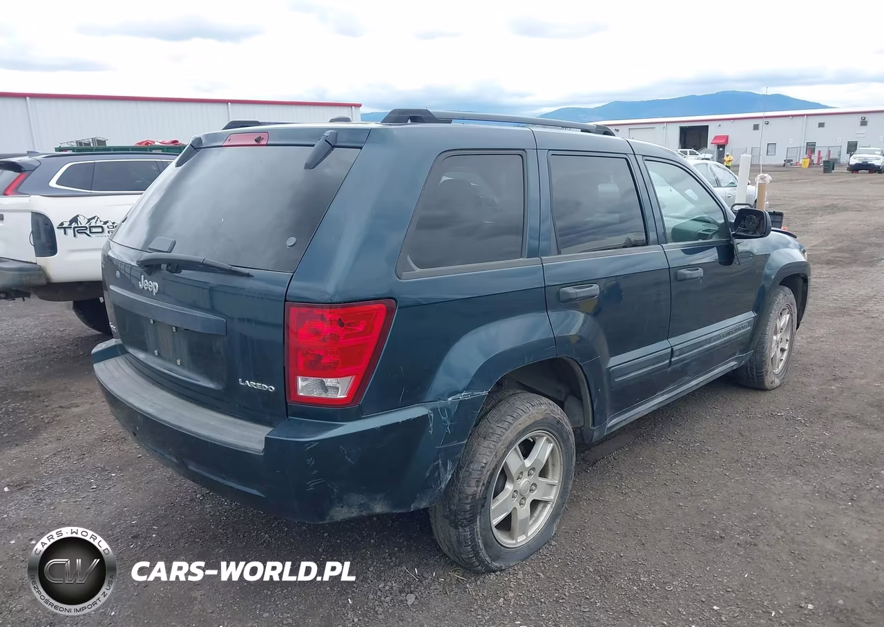 2005 Jeep Grand Cherokee Laredo VIN:1J4HR48N65C530215 - 4