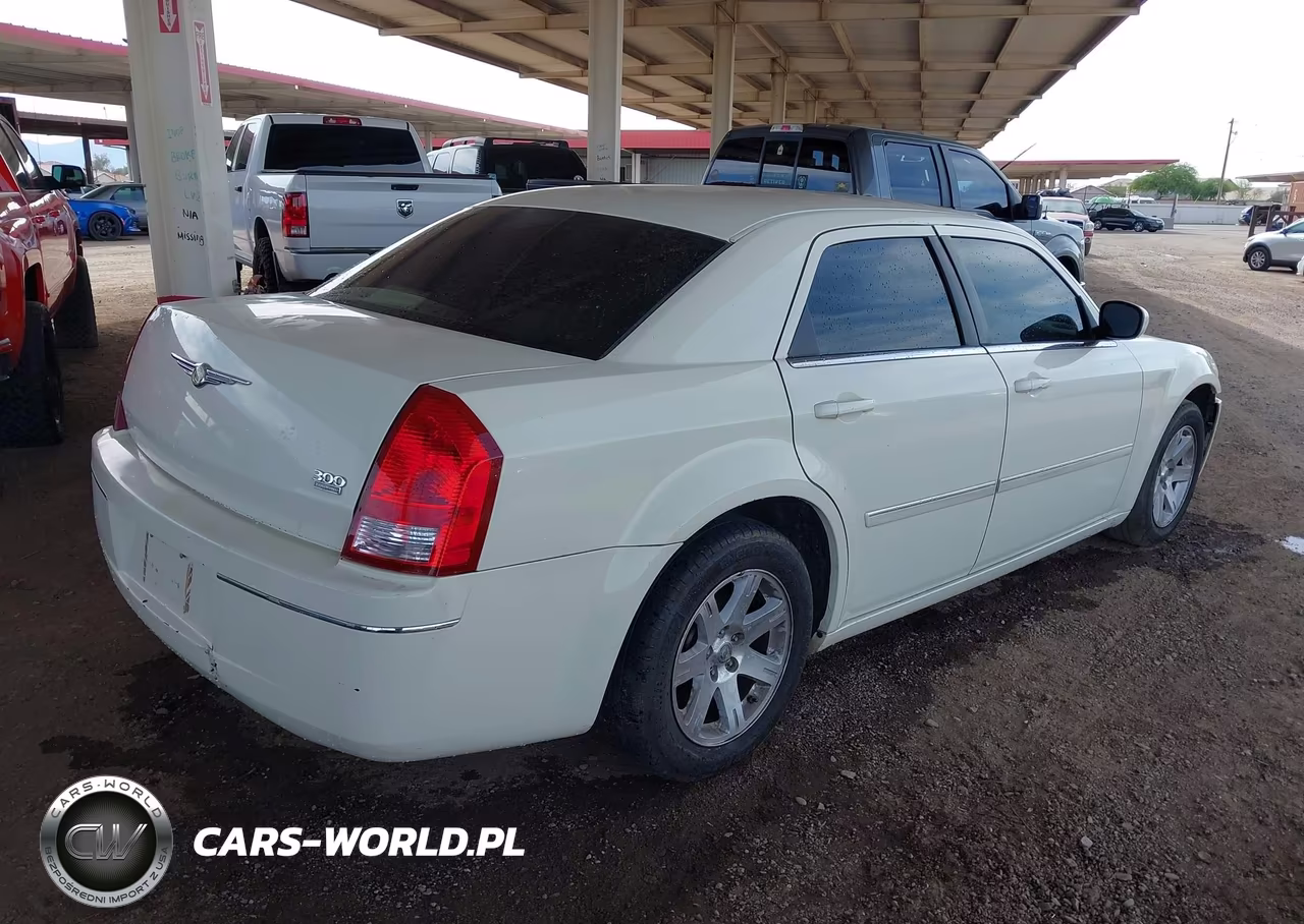 2007 Chrysler 300 Touring VIN:2C3KA53G47H628861 - 4